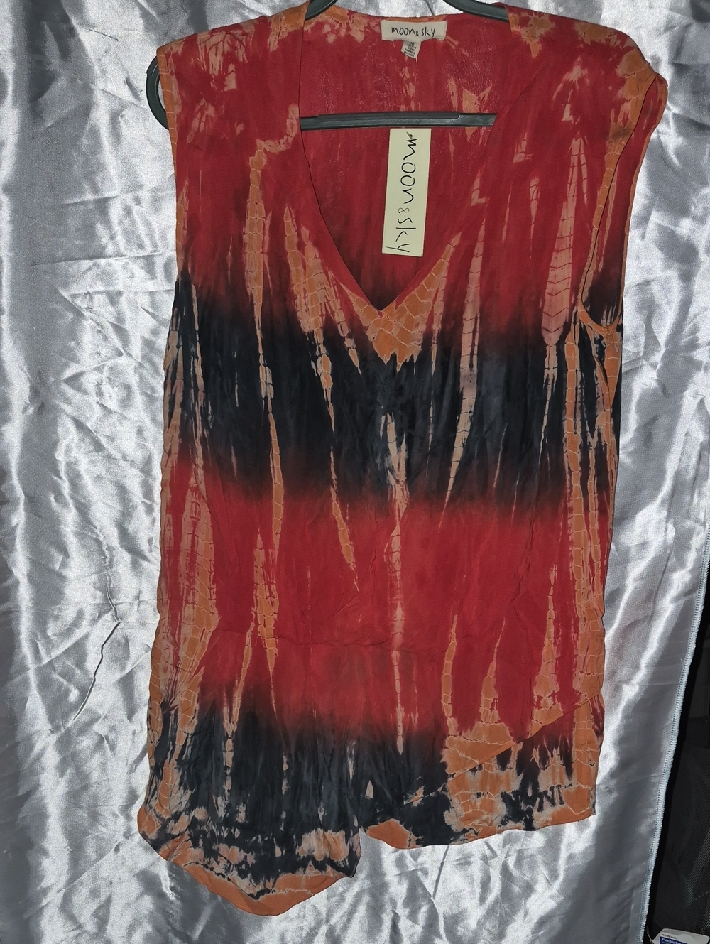Moon & Sky Red Tie-Dye V-Neck Tank Top